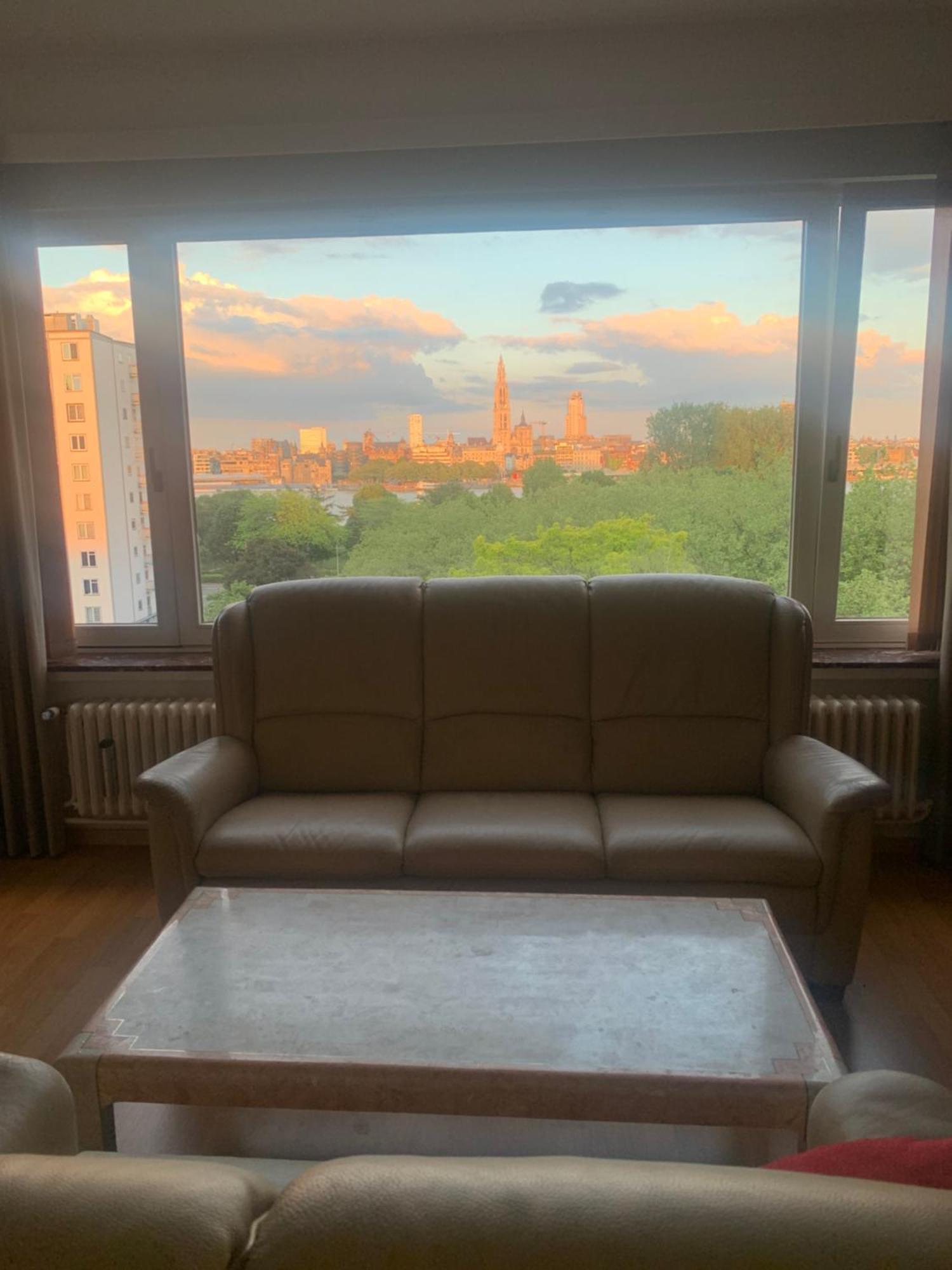 Apartment Linkerover- City Centre & Cathedral View แอนต์เวิร์ป ภายนอก รูปภาพ